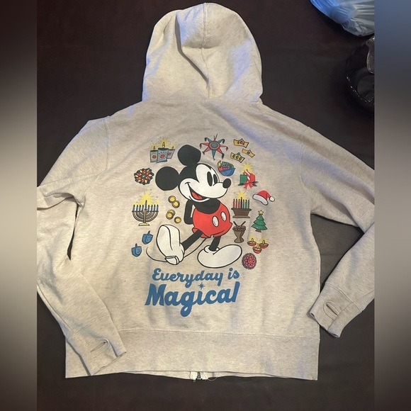 Disney Tops - 2018 Disney holiday zip hoodie